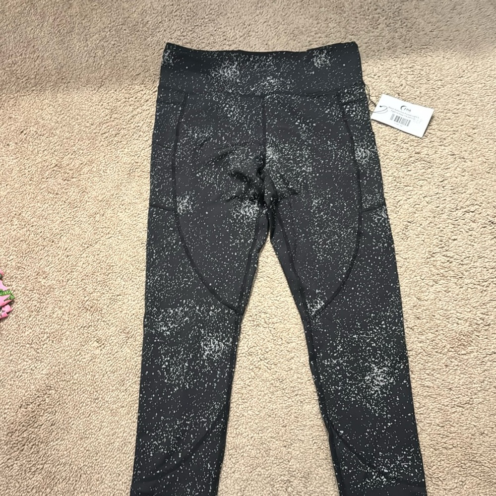 NWT Zyia light n tight 7/8 with pockets black reflective leggings
